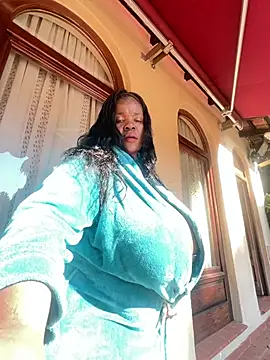 xXXSexyamazon's Live XXX Chat