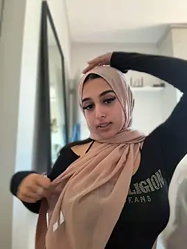 LilMisIndianx লাইভ XXX চ্যাট