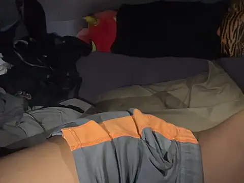 SlimeCrownzOut5's Live XXX Chat