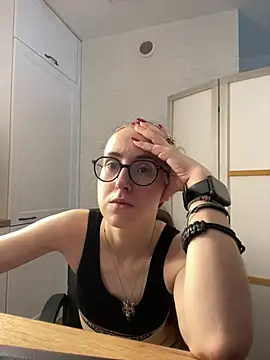 XXX chat uživo modela MartiniiSelenna