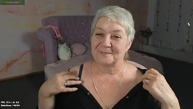 Chat XXX en directo de Poppy_Pulse