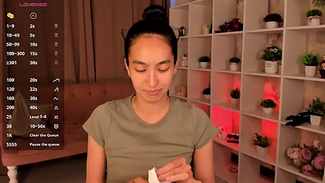 FlirtyAura Live XXX Chat