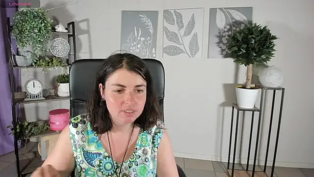 MartaEdams Adlı Modelin Canlı XXX Sohbeti