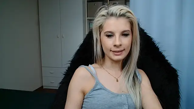 KristineGlow's Live XXX Chat