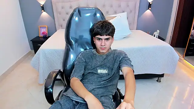 Živý XXX chat Tommy18__