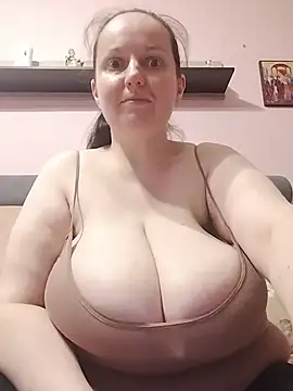 Chat XXX en directo de BustyLadyAlma