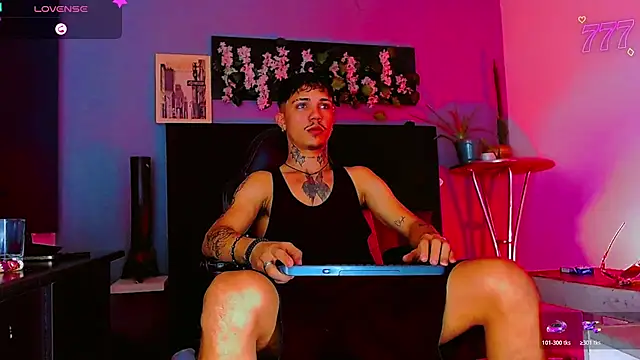 HannibalLester Live XXX-Chat