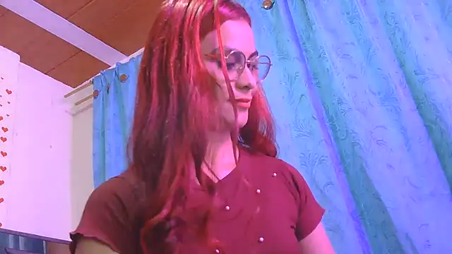 Chat XXX en directo de tinny_emiily