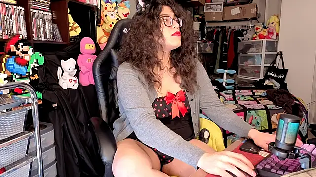 ShinyCherub Chat XXX in diretta