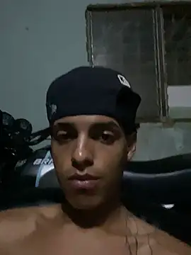 Aleexxx_2005 现场XXX聊天
