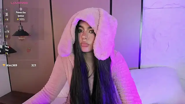 elara_bloom_'s Live XXX Chat