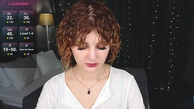 Kira__Fluffy élő XXX-chatje