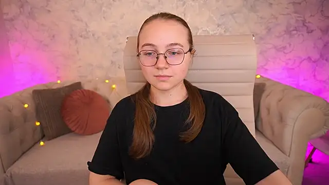 ArrinaWairr: онлайн-секс-чат