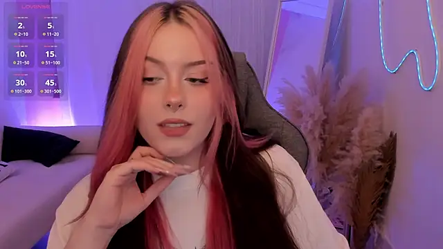 CoraMiel Live XXX-Chat