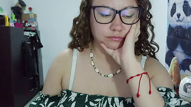 curly_greeneyed 现场XXX聊天