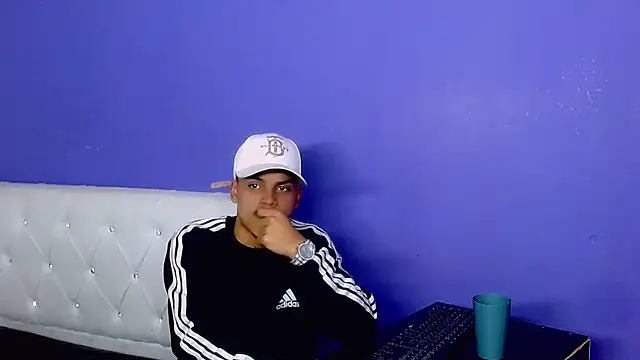 Angel_foxc13 – Naživo XXX chat