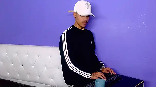 Chatroom XXX en direct de Angel_foxc13
