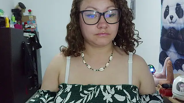 curly_greeneyed 现场XXX聊天