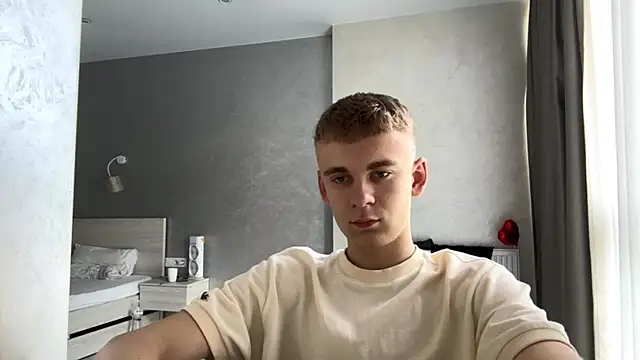 SoloFuryn Live XXX chat
