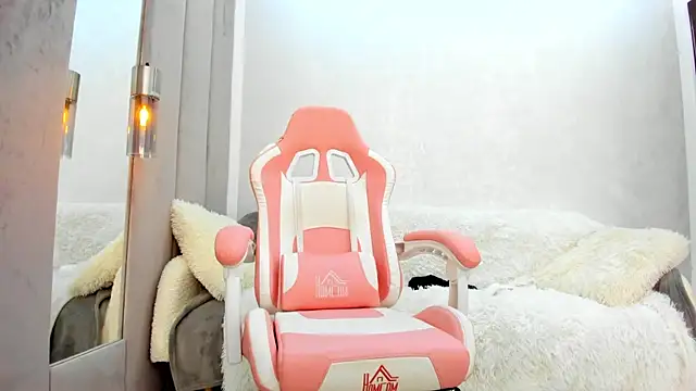 Chat +18 de Britney_Charm_ ao vivo