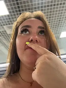 KiraSunshine Adlı Modelin Canlı XXX Sohbeti