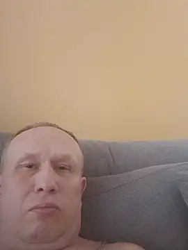 paradise777777 élő XXX-chatje