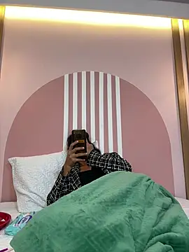 Valkiriia_wiine Chat XXX in diretta