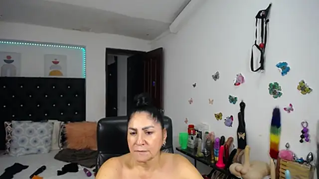 mature_bigboobs10's Webcam Show