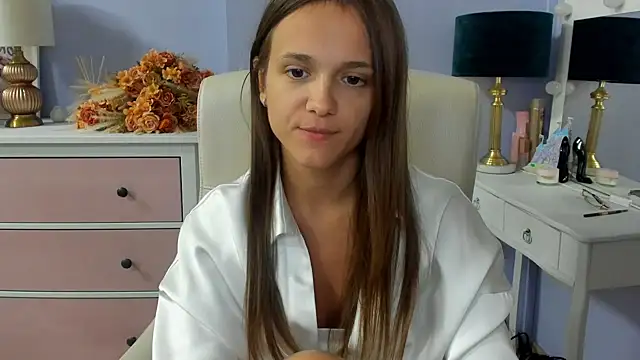 dirtyxEmily Adlı Modelin Canlı XXX Sohbeti