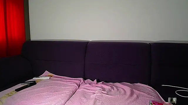 Julianna68 Live XXX-Chat