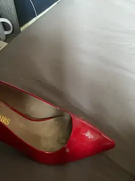 צ'אט XXX בשידור חי של fortheloveofheels74