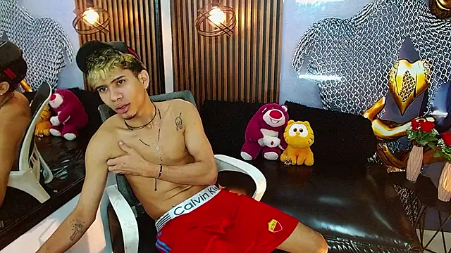 Skinny_cute_Alyer's Live XXX Chat