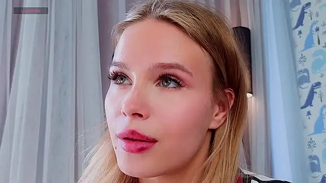 TaiteBayles Chat XXX in diretta