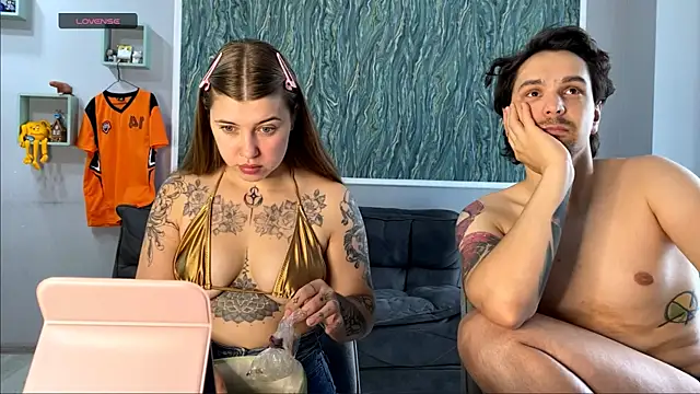 Miley_and_Michael's Live XXX Chat