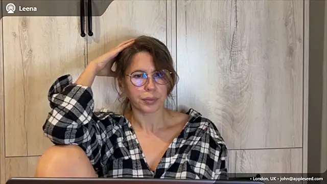 Linoria Chat XXX live