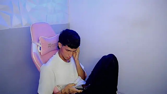 AAA_WHITE Live XXX Chat