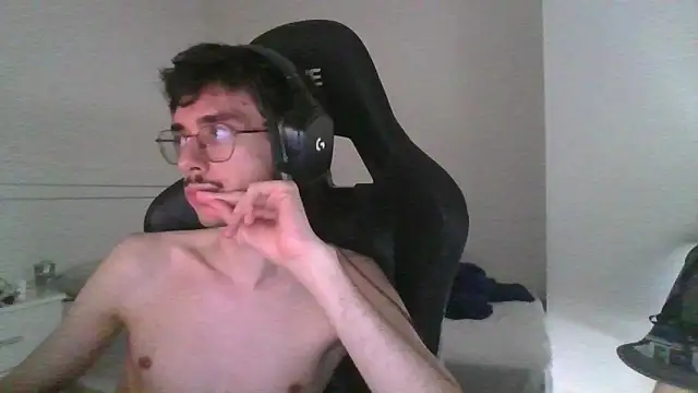 Chat +18 de gabrielNovin17cm ao vivo