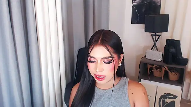 FuckingDolls69 现场XXX聊天