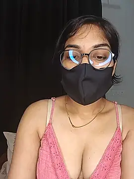 sexygirl889 现场XXX聊天