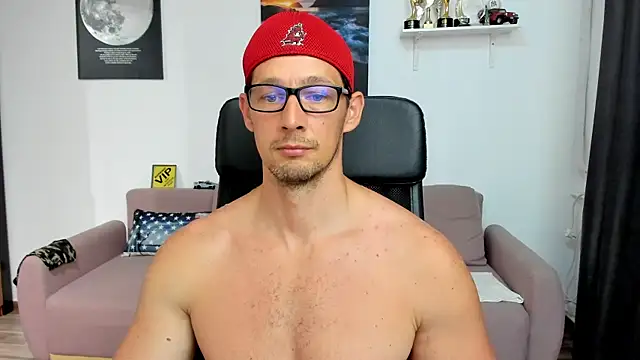 BrutusK08 Adlı Modelin Canlı XXX Sohbeti