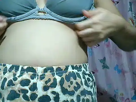 SexyAsianPussy4u 现场XXX聊天