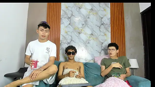 VERY_HOT_GUYSn Live XXX chat