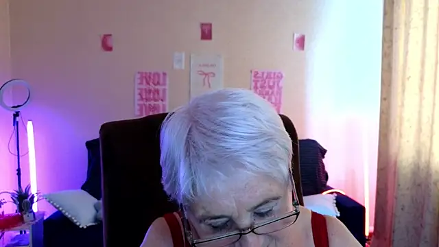 Sandra_Snowflake Adlı Modelin Canlı XXX Sohbeti