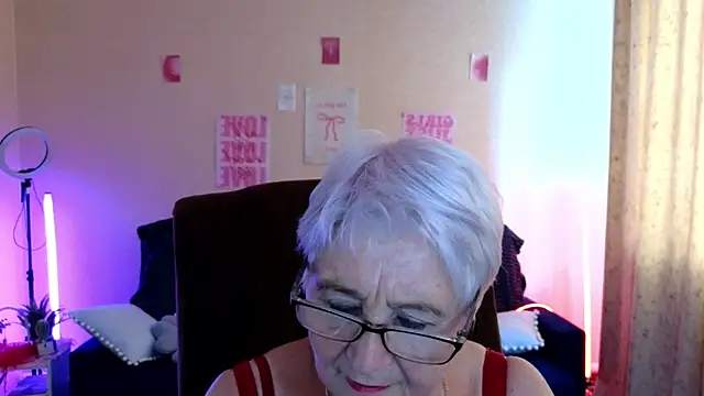 Chat +18 de Sandra_Snowflake ao vivo
