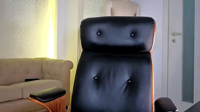 Chat XXX en directo de MaxKaiden