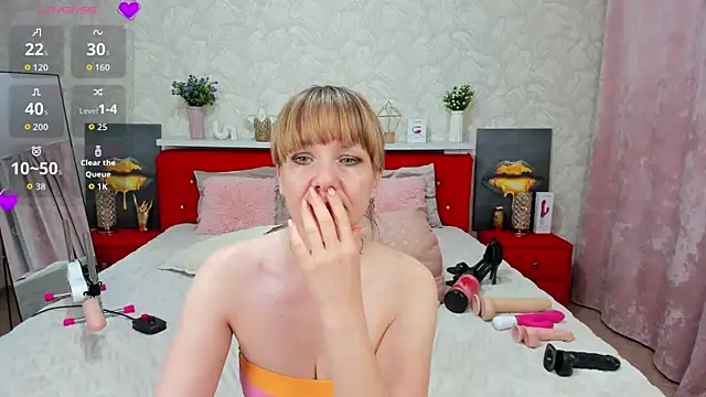 XXX chat uživo modela KattyPeachX