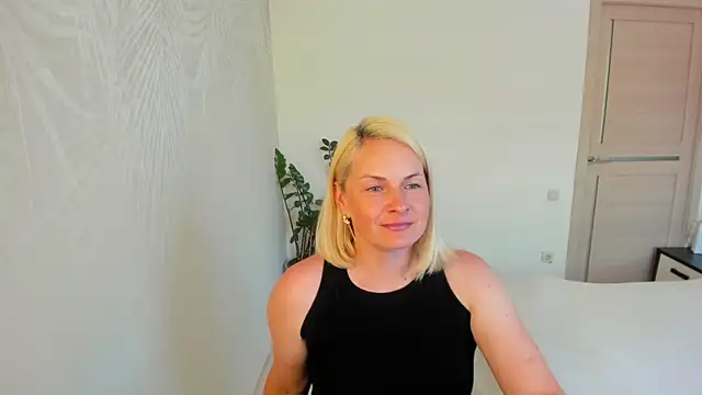 Alicee_Gracee Adlı Modelin Canlı XXX Sohbeti