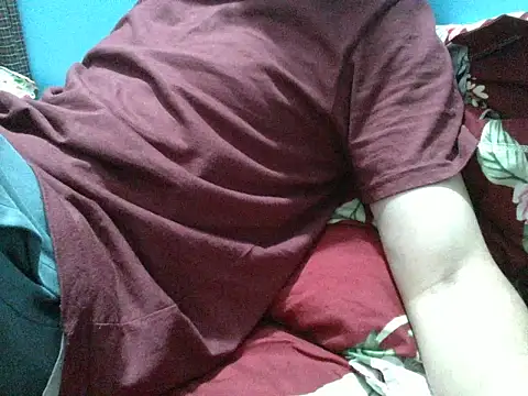 Precumboner Adlı Modelin Canlı XXX Sohbeti