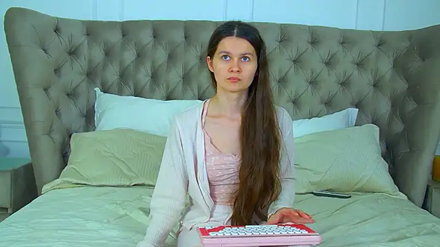 JuliettaTiffani Adlı Modelin Canlı XXX Sohbeti