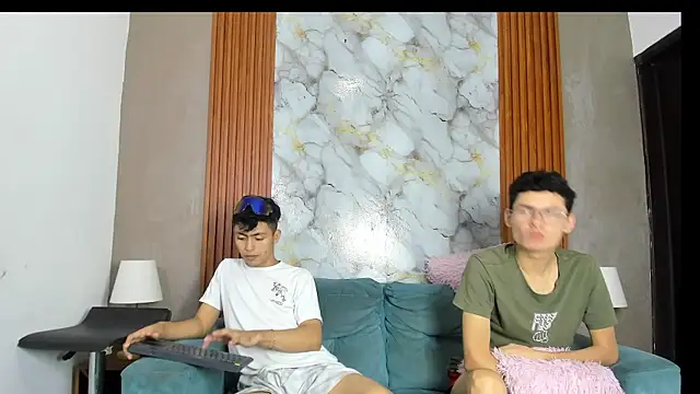 VERY_HOT_GUYS' Live XXX Chat